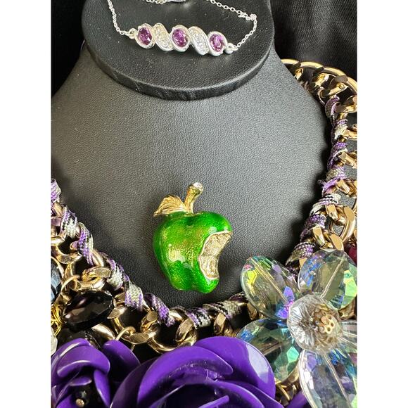 Shades of Green and Purple Jewelry Lots. Pre-Owned and Vintage. - Picture 13 of 16